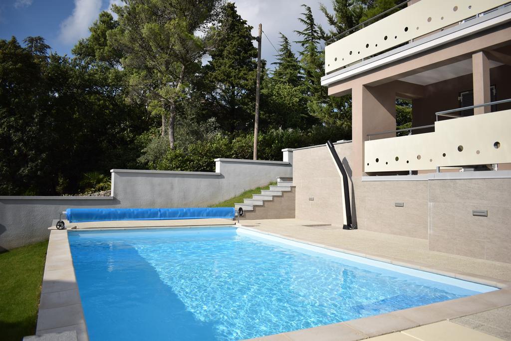 Luxury Apartments Adria Malinska Buitenkant foto