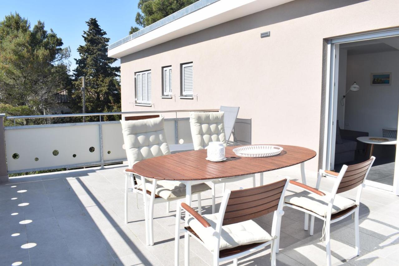 Luxury Apartments Adria Malinska Buitenkant foto