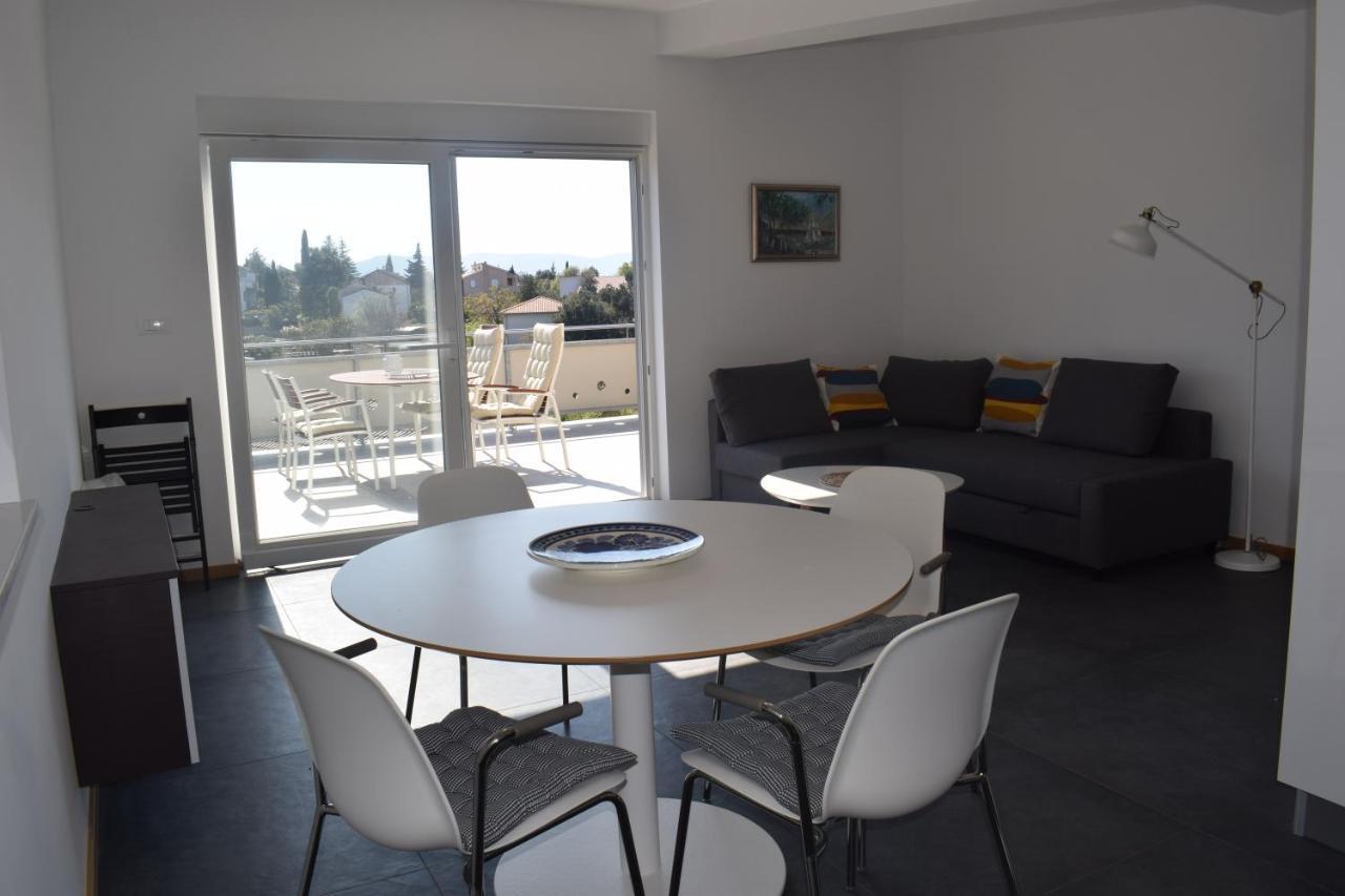 Luxury Apartments Adria Malinska Buitenkant foto