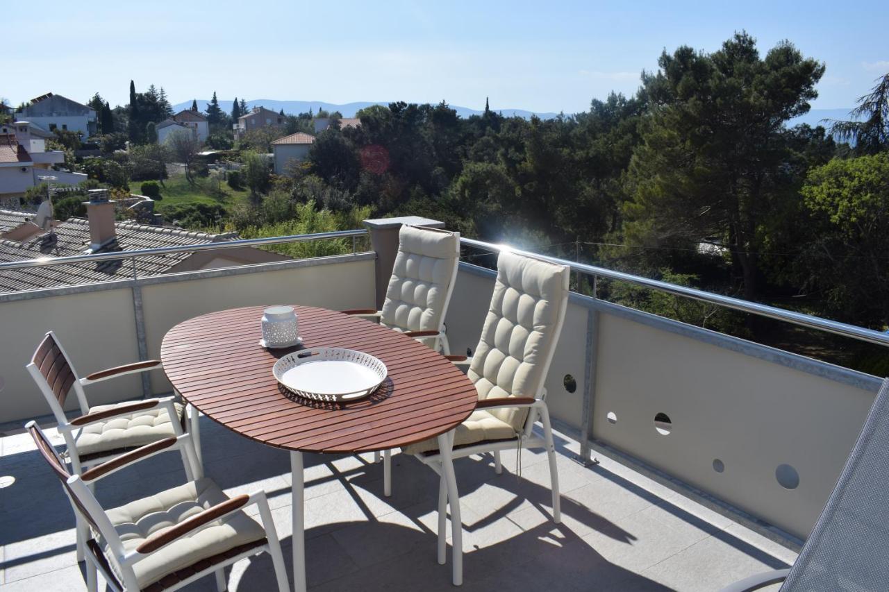Luxury Apartments Adria Malinska Buitenkant foto